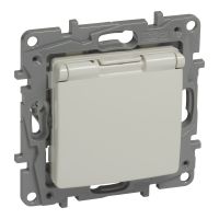 Gniazdo 2p+z IP44 zaciski śrubowe bez przesłony kremowe Niloe | 764661 Legrand