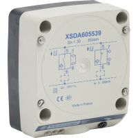 Czujnik indukcyjny OsiSense XS XSD 80x80x40 plastikowy Sn40mm 24..240VAC zaciski | XSDA605539 Telemecanique Sensors