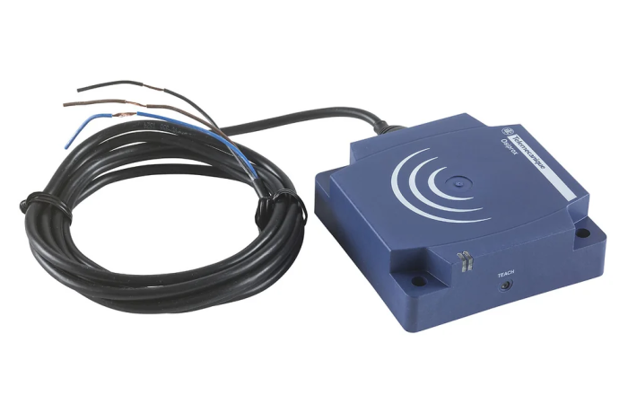 Czujnik indukcyjny XS8 80x80x26 PBT Sn 60mm 12-24VDC przewód 2m | XS8D1A1PAL2 Telemecanique Sensors
