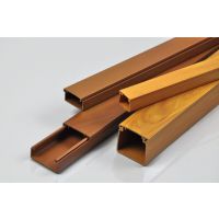 Listwa instalacyjna 20/18 drewno jasne | 011.30 Elektroplast Stróża
