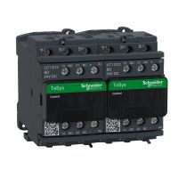 Stycznik nawrotny TeSys 12A AC-3 napięcie cewki 24VDC 3P | LC2D12BD Schneider Electric