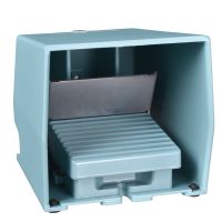 Wyłącznik nożny pojedynczy XPE-M osłona metalowa niebieska 2NO 2NC | XPEM511 Schneider Electric