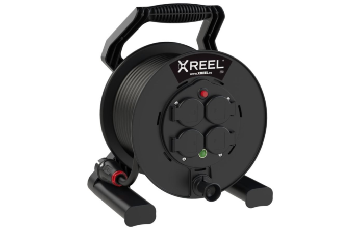 Przedłużacz zwijany X-Reel 40m OW3x1,5 4GS IP54 | 92501H48173 PCE
